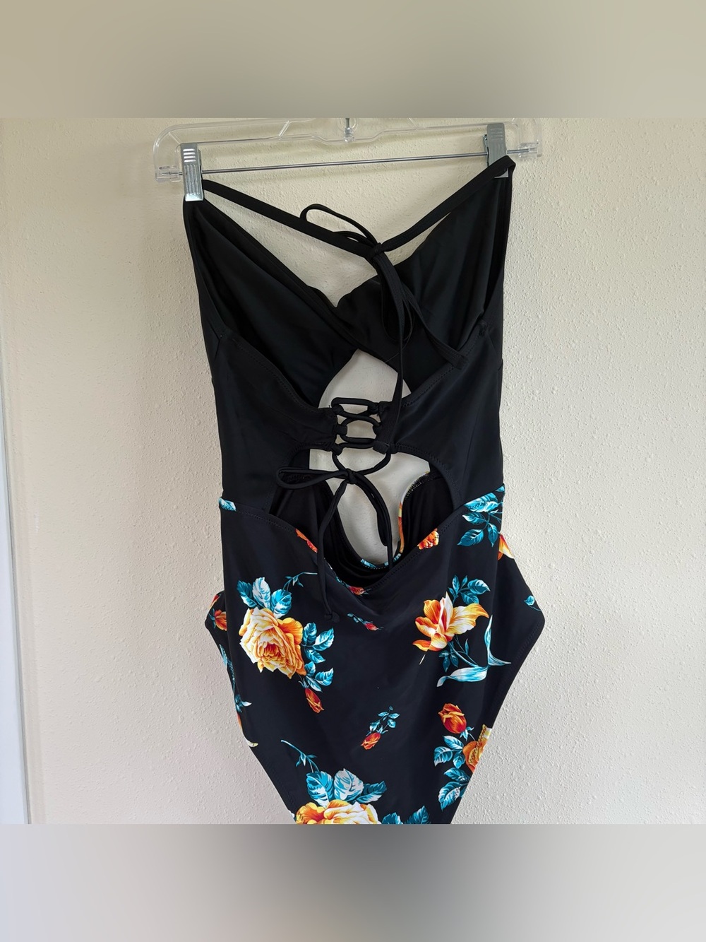 Cupshe Black Floral Lace-Up Cutout Halter One Piece Swimsuit XL - Picture 5 of 7